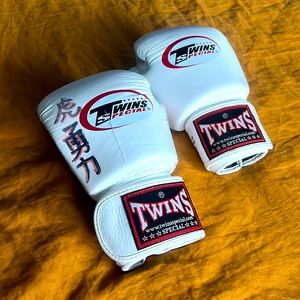 White twins special boxing gloves 12 oz 🥊